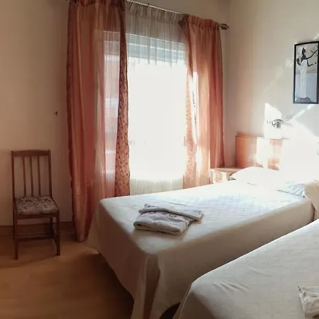 De La Torre Economico 3* Valladolid